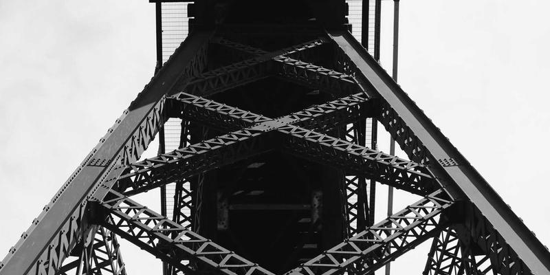 新能源项目投资建设全周期：环境法律风险识别与知识产权合规要点（涵盖专利申请、商标注册与版权保护）